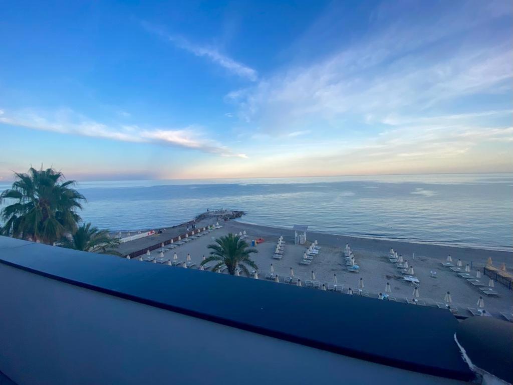 Blu Sea Apartments Pietra Ligure Eksteriør bilde