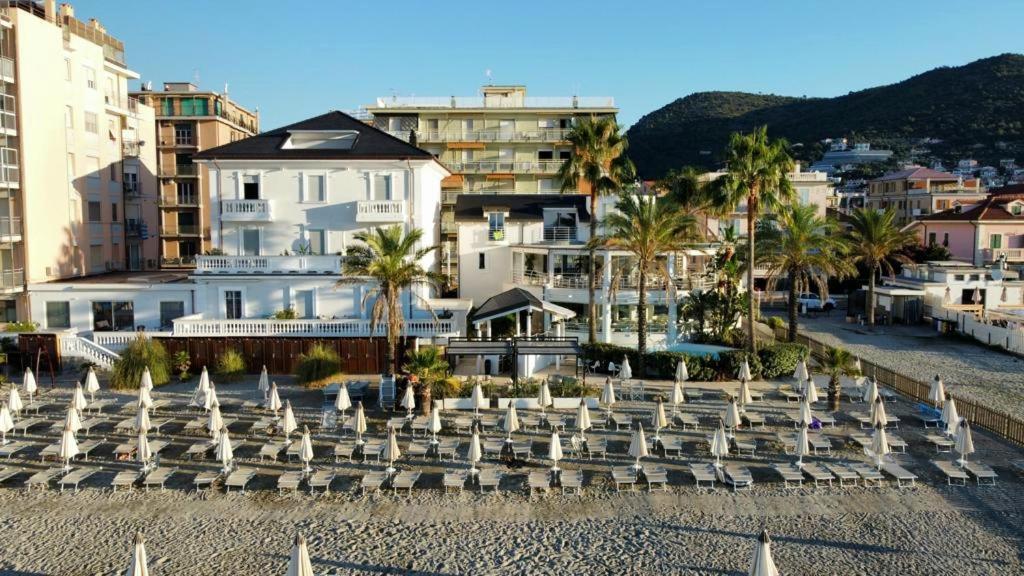 Blu Sea Apartments Pietra Ligure Eksteriør bilde