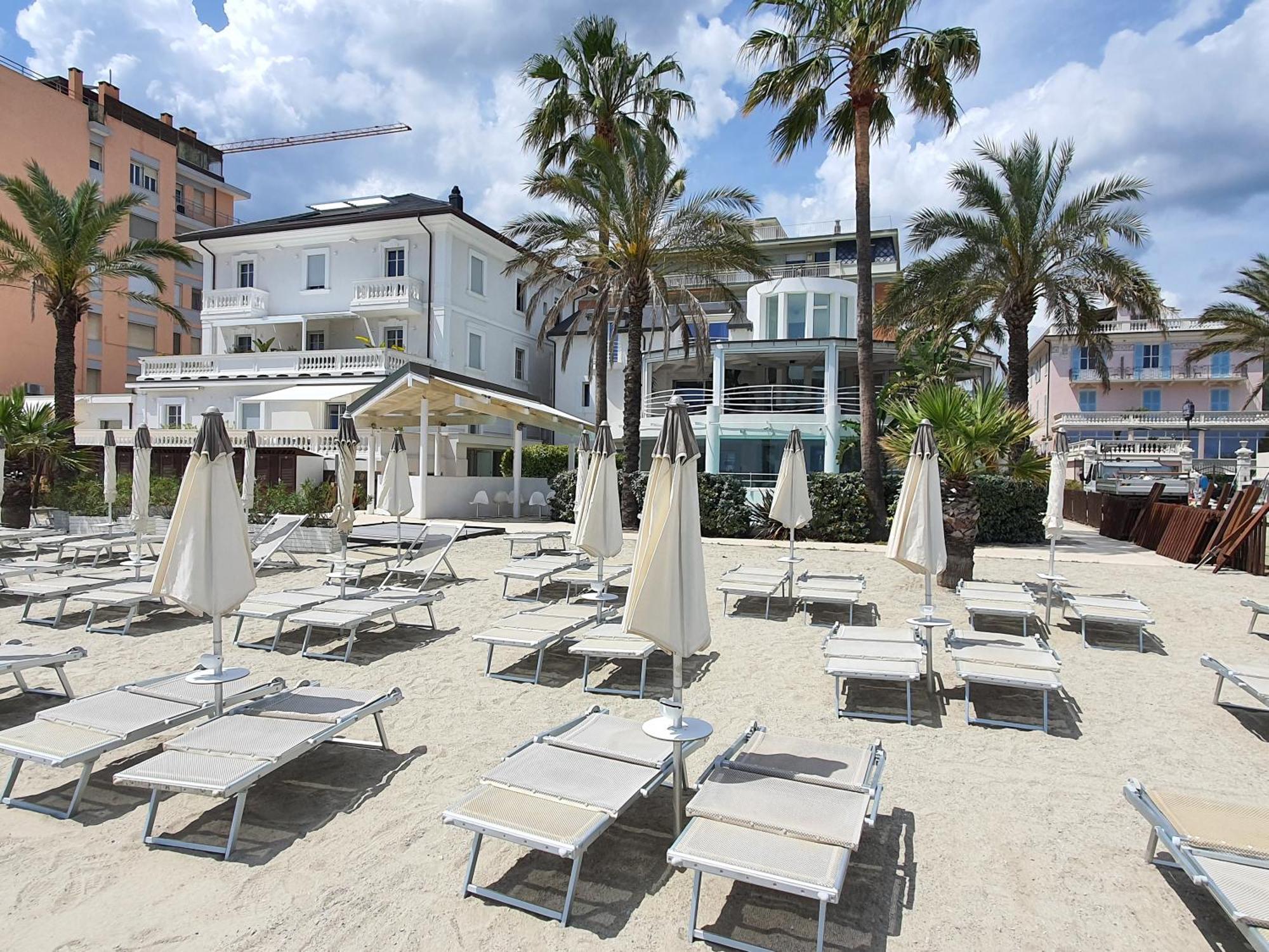 Blu Sea Apartments Pietra Ligure Eksteriør bilde