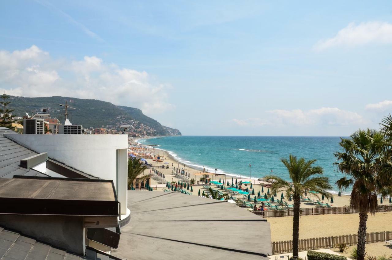 Blu Sea Apartments Pietra Ligure Eksteriør bilde